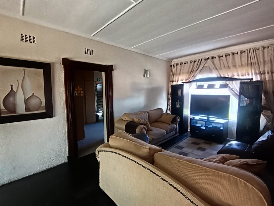 3 Bedroom Property for Sale in Riviera Northern Cape